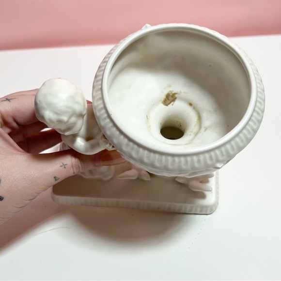 Vintage Victorian cherub baby planter - Picture 3 of 8
